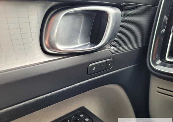 Volvo XC 40 cena 144777 przebieg: 87800, rok produkcji 2020 z Czarne małe 596